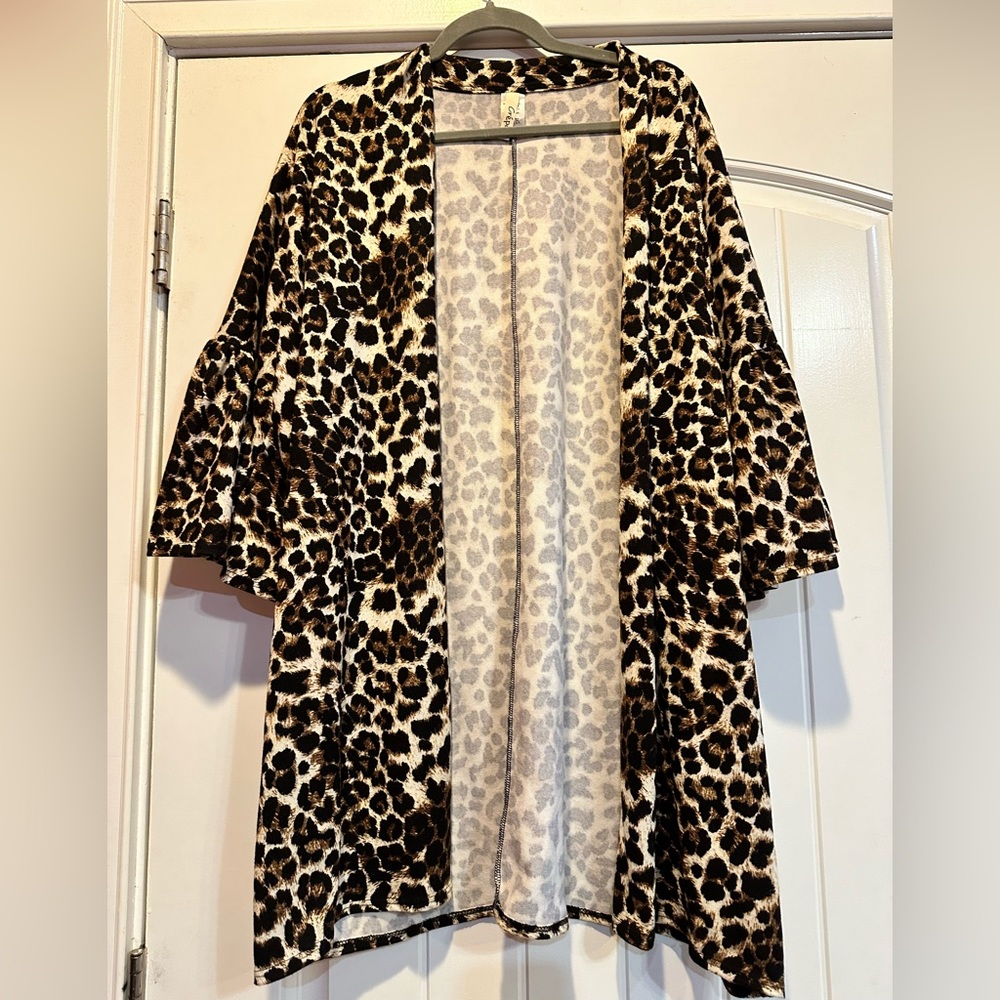 Crepas brand. Leopard print cardi. Size 1xl